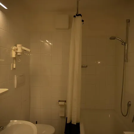 Fink Apartment *